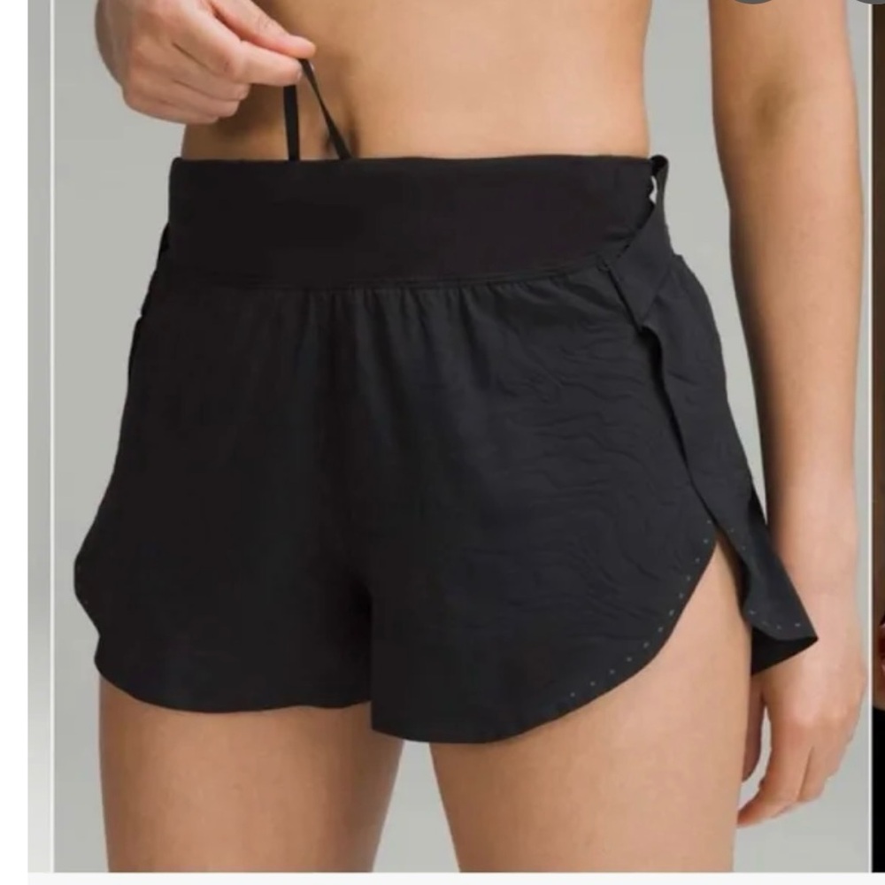 Lululemon fast and free embossed shorts in black